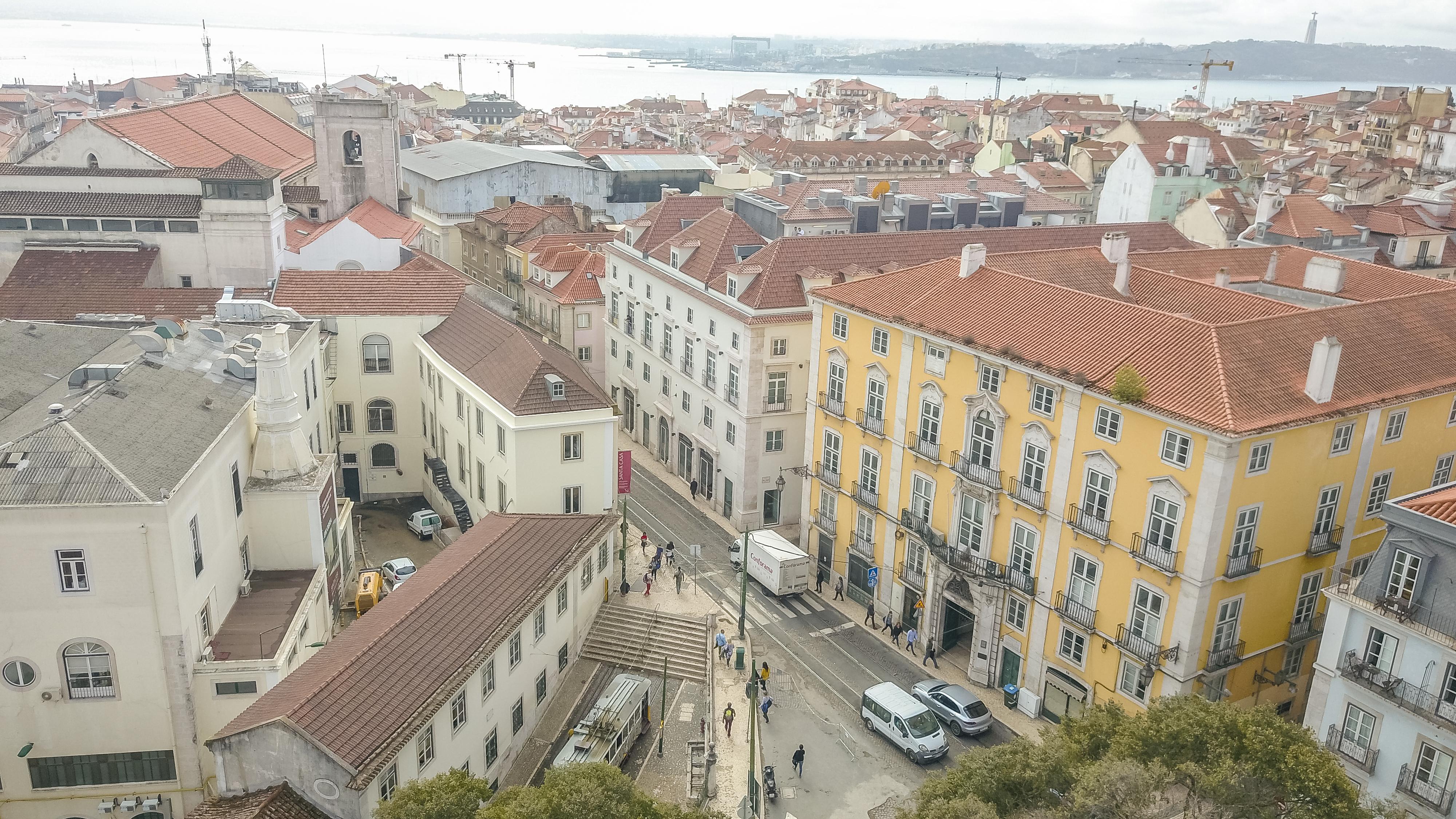 The Lumiares Hotel & Spa - Small Luxury Hotels Of The World Lisboa Εξωτερικό φωτογραφία View of the Baixa from the Castle of São Jorge