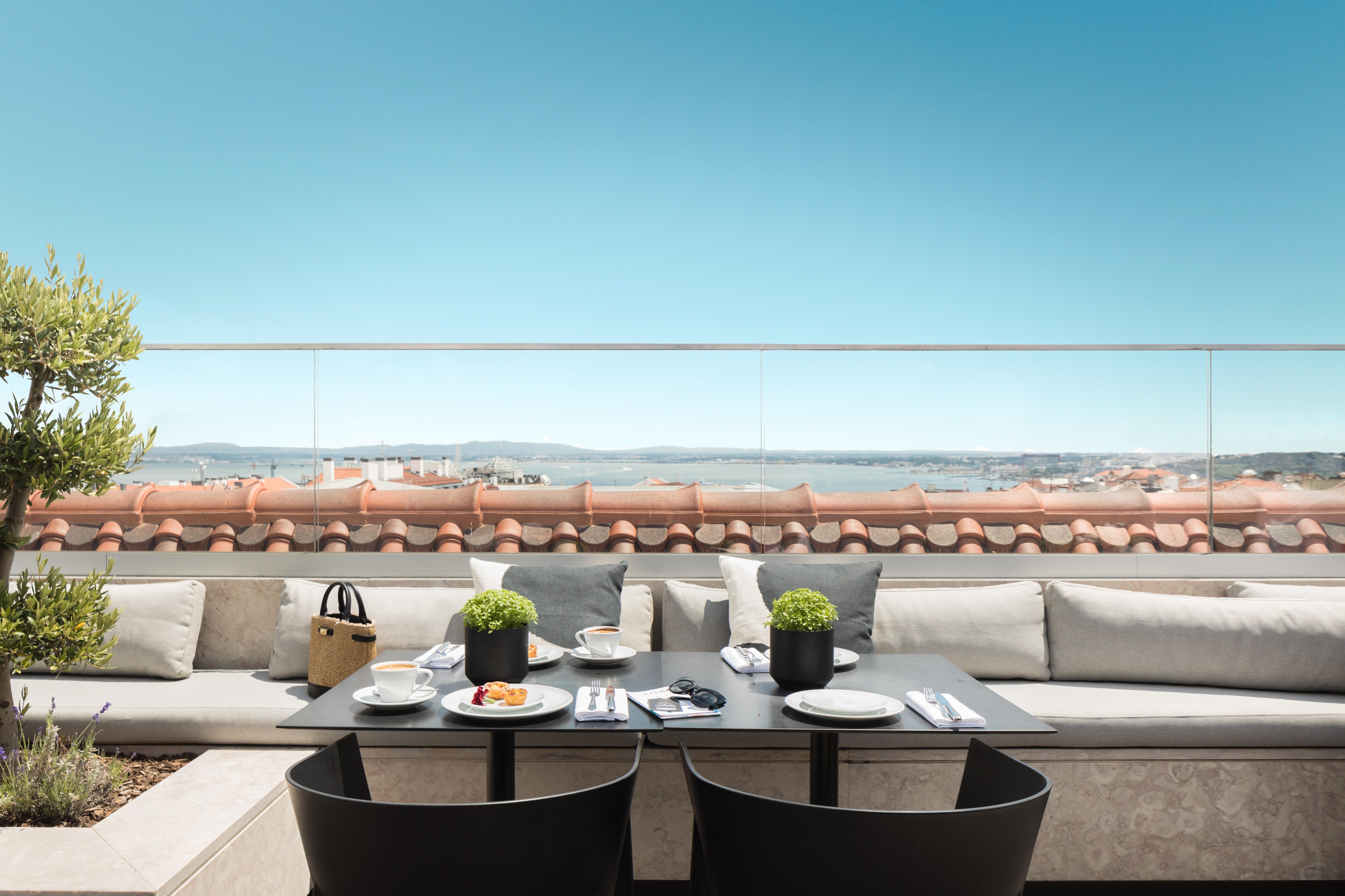 The Lumiares Hotel & Spa - Small Luxury Hotels Of The World Lisboa Εξωτερικό φωτογραφία The Terrace at the Hotel