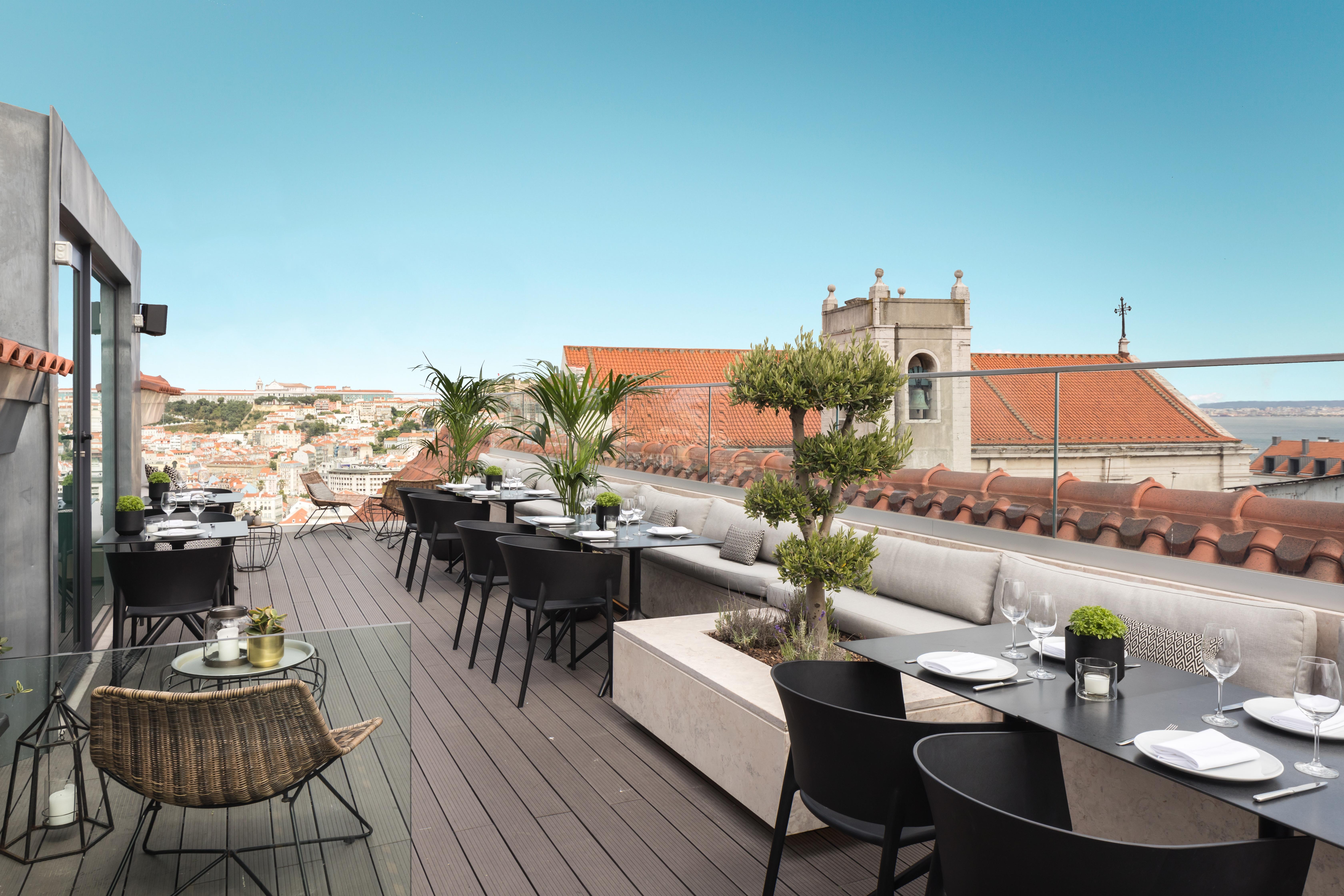The Lumiares Hotel & Spa - Small Luxury Hotels Of The World Lisboa Εξωτερικό φωτογραφία The Terrace at the Hotel Hesperia Madrid