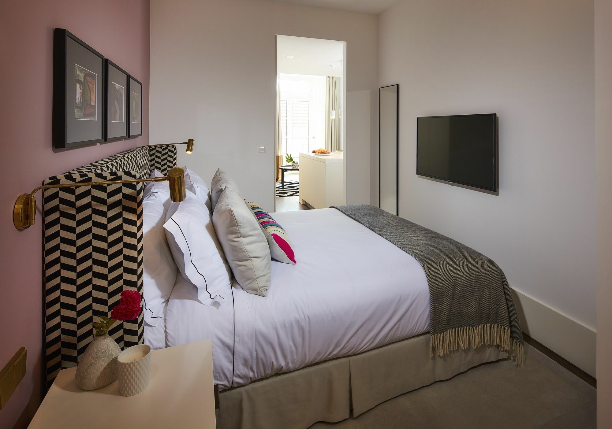 The Lumiares Hotel & Spa - Small Luxury Hotels Of The World Lisboa Εξωτερικό φωτογραφία A bedroom at the hotel